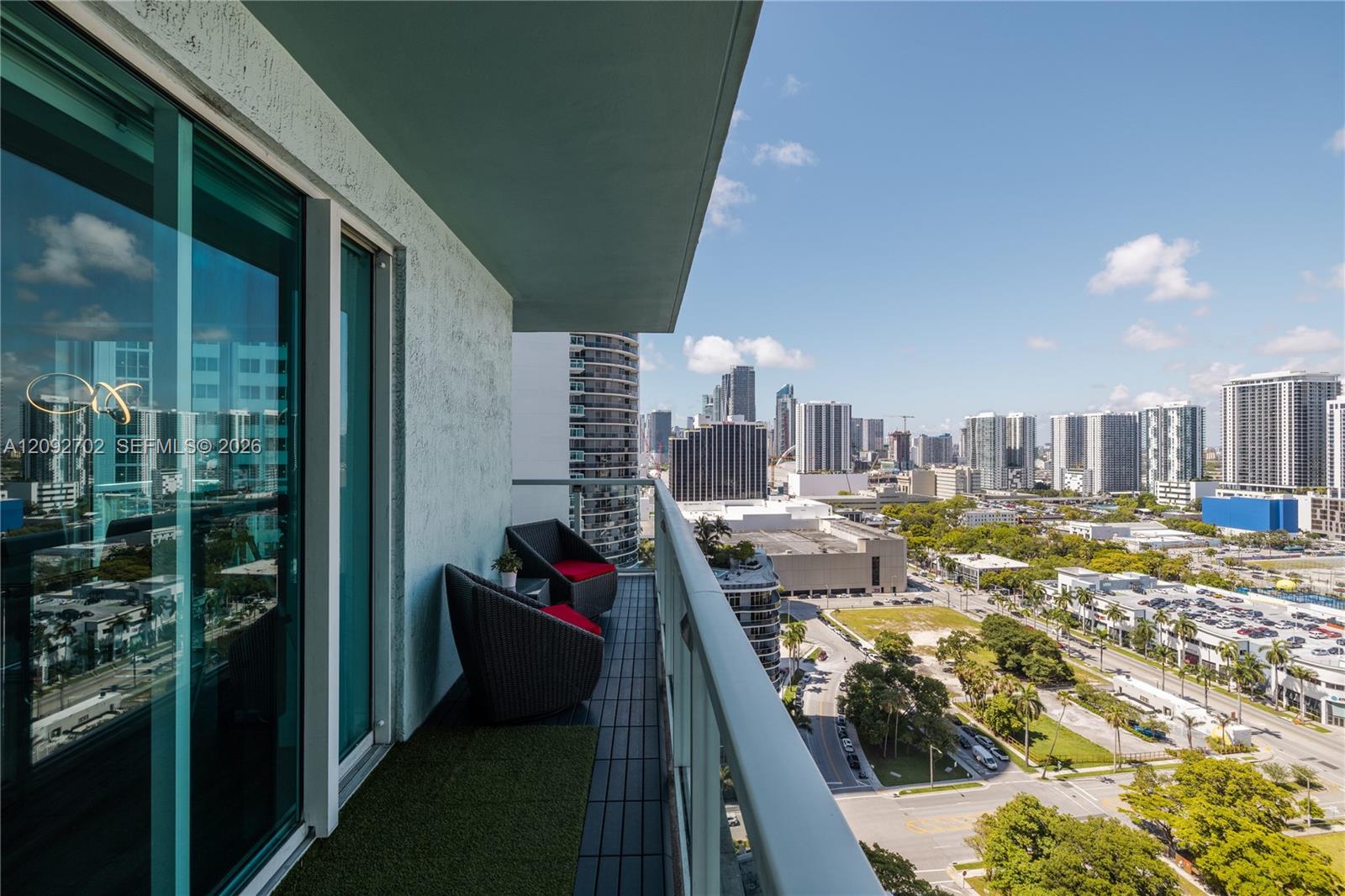 1900 N Bayshore Drive gallery image #16