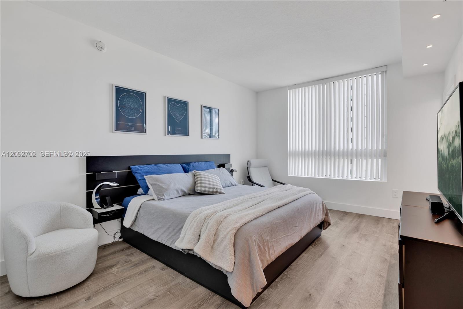 1900 N Bayshore Drive gallery image #20