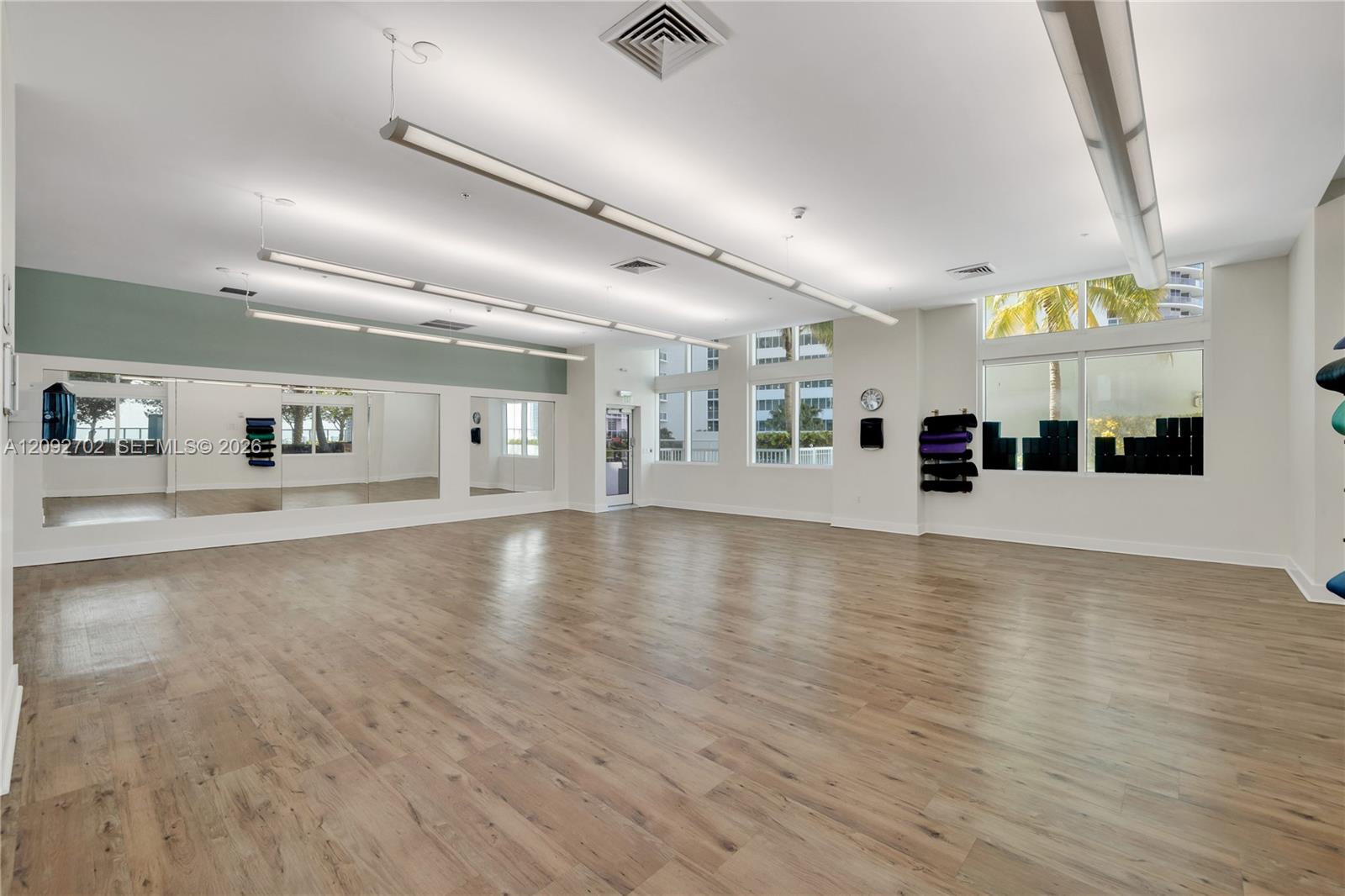 1900 N Bayshore Drive gallery image #39