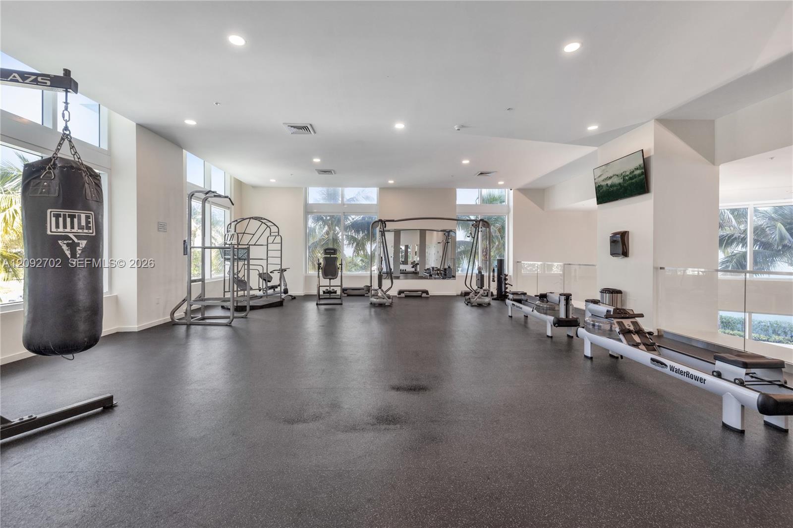 1900 N Bayshore Drive gallery image #42