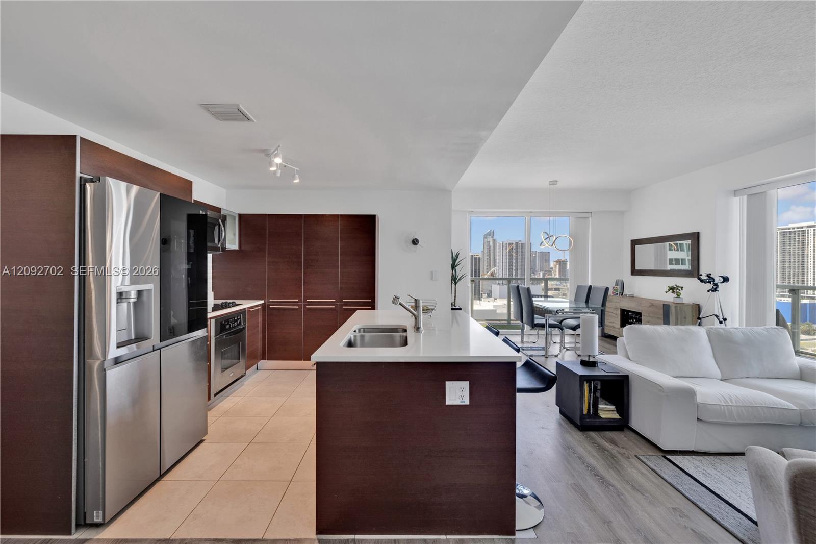1900 N Bayshore Drive gallery image #6