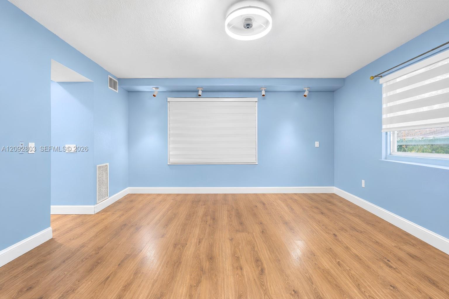 405 NE 150th Street