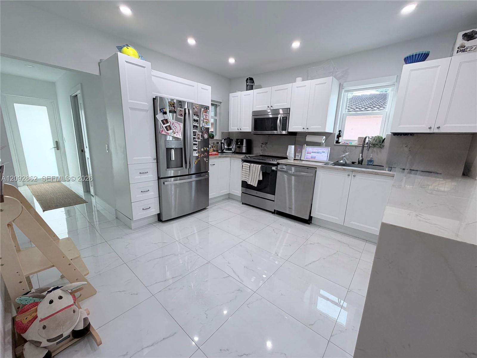 360 SW 20th Road gallery image #2