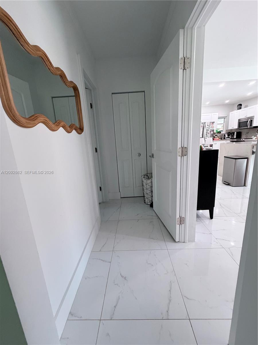 360 SW 20th Road gallery image #9