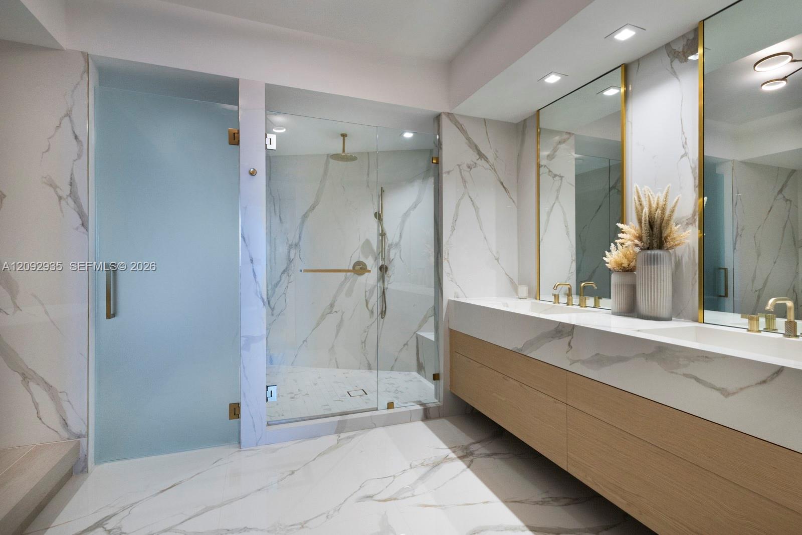 300 S Pointe Drive