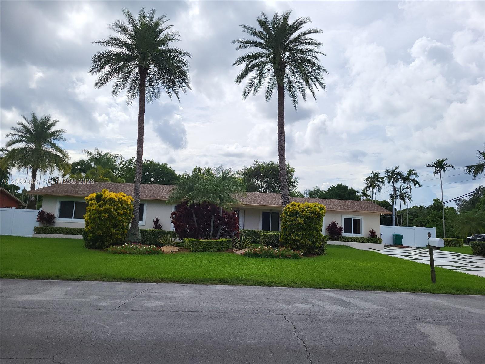 12804 SW 94th Place gallery image #5