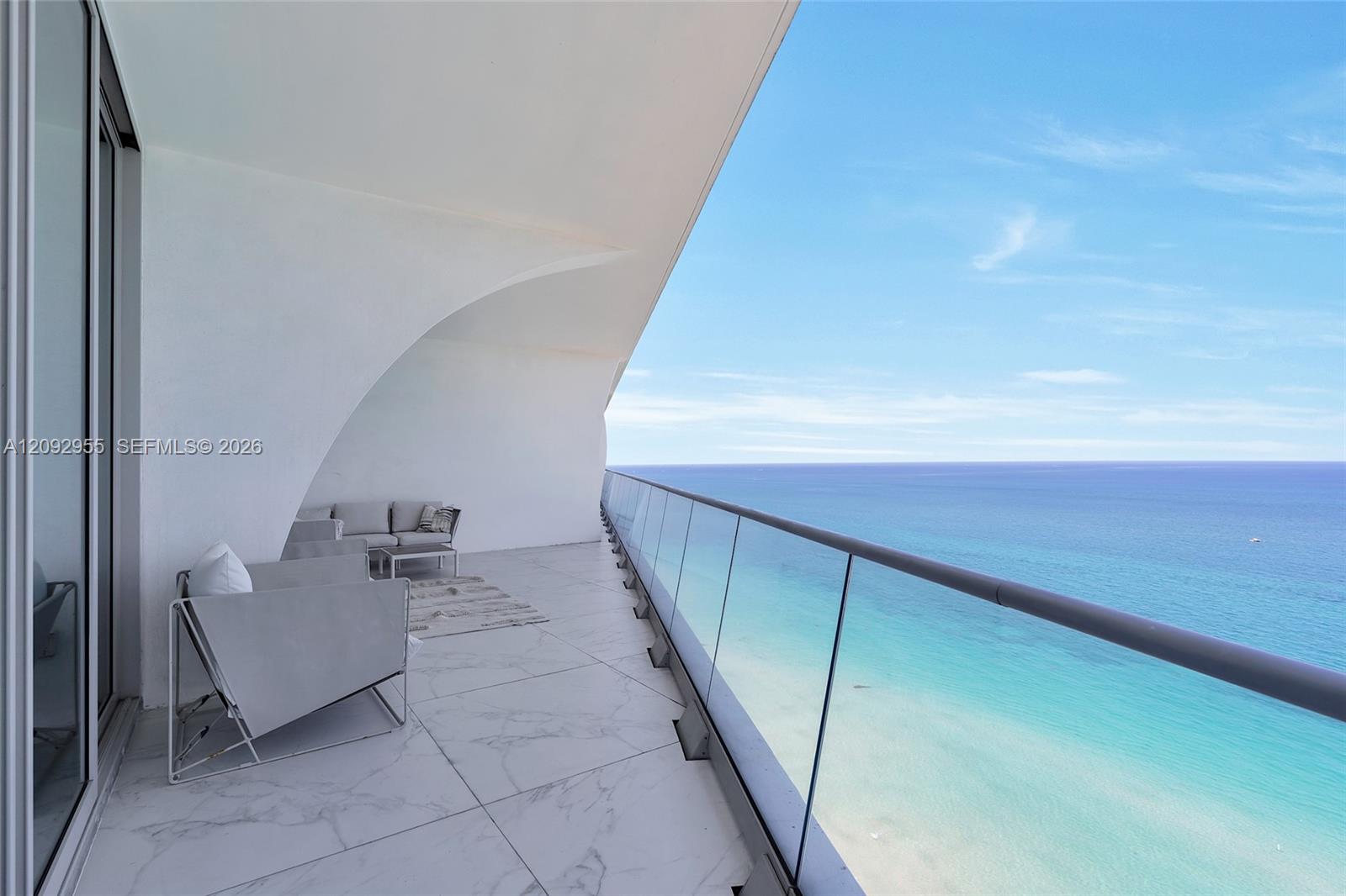 16901 Collins Avenue gallery image #1