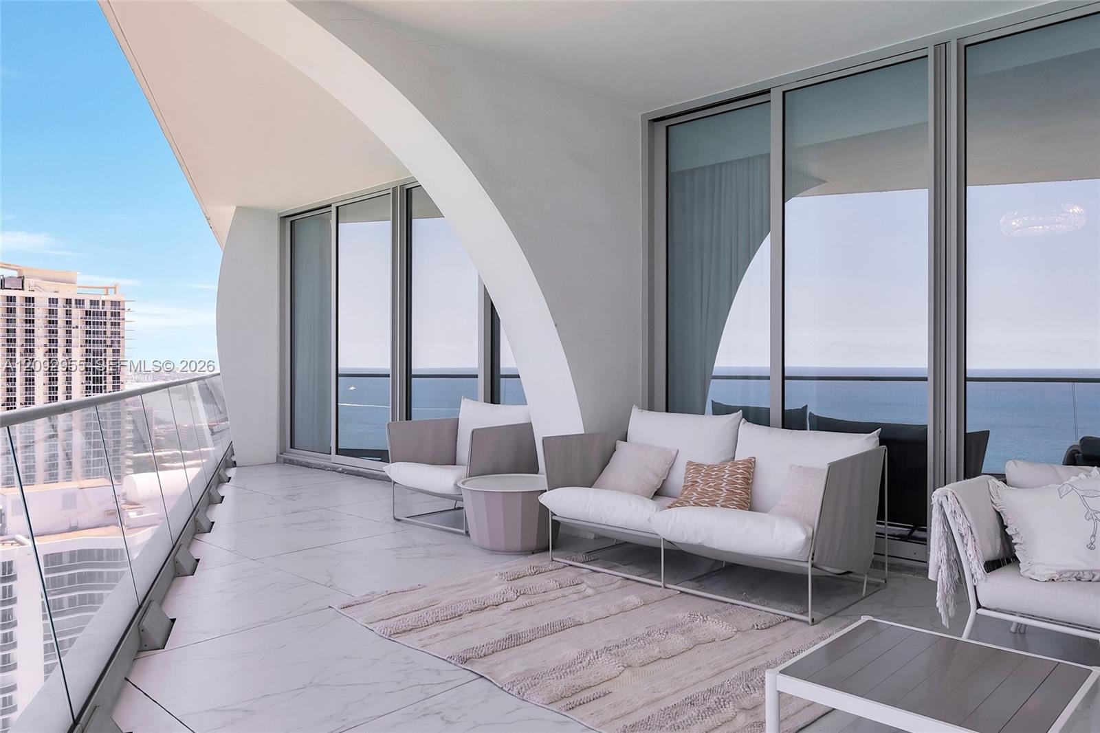 16901 Collins Avenue gallery image #19