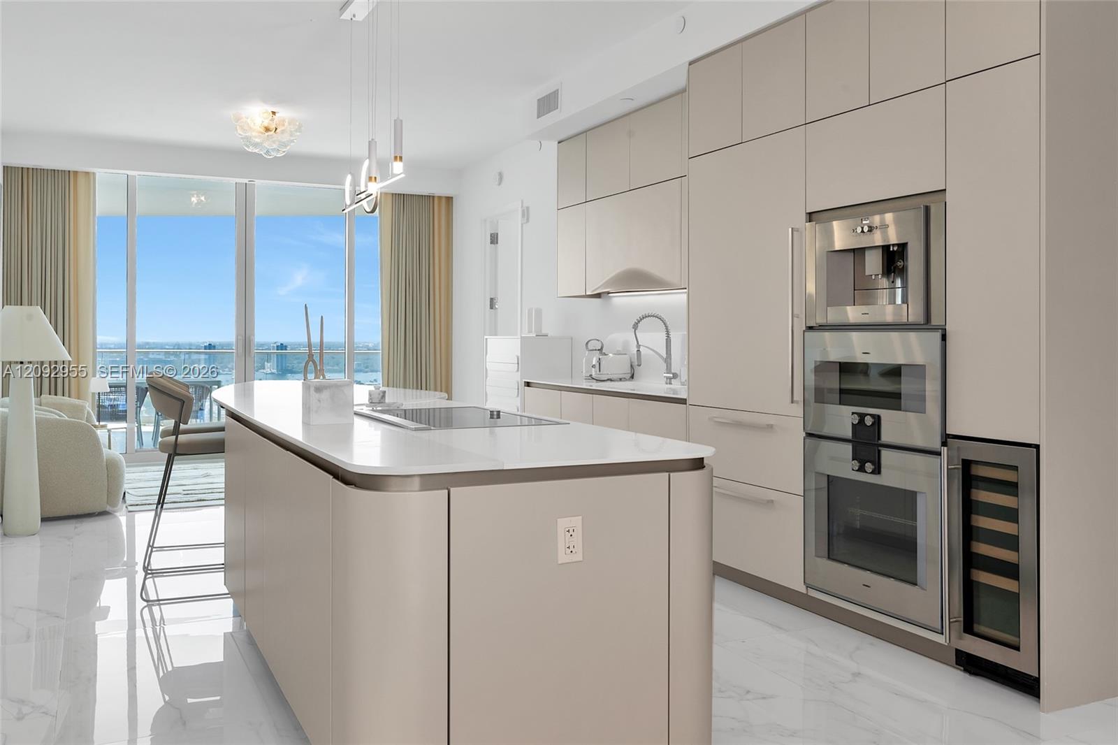 16901 Collins Avenue gallery image #27