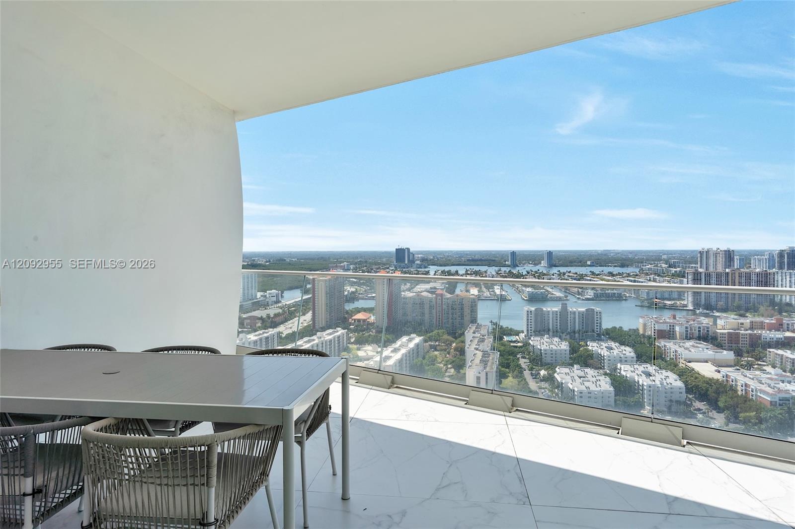 16901 Collins Avenue gallery image #40