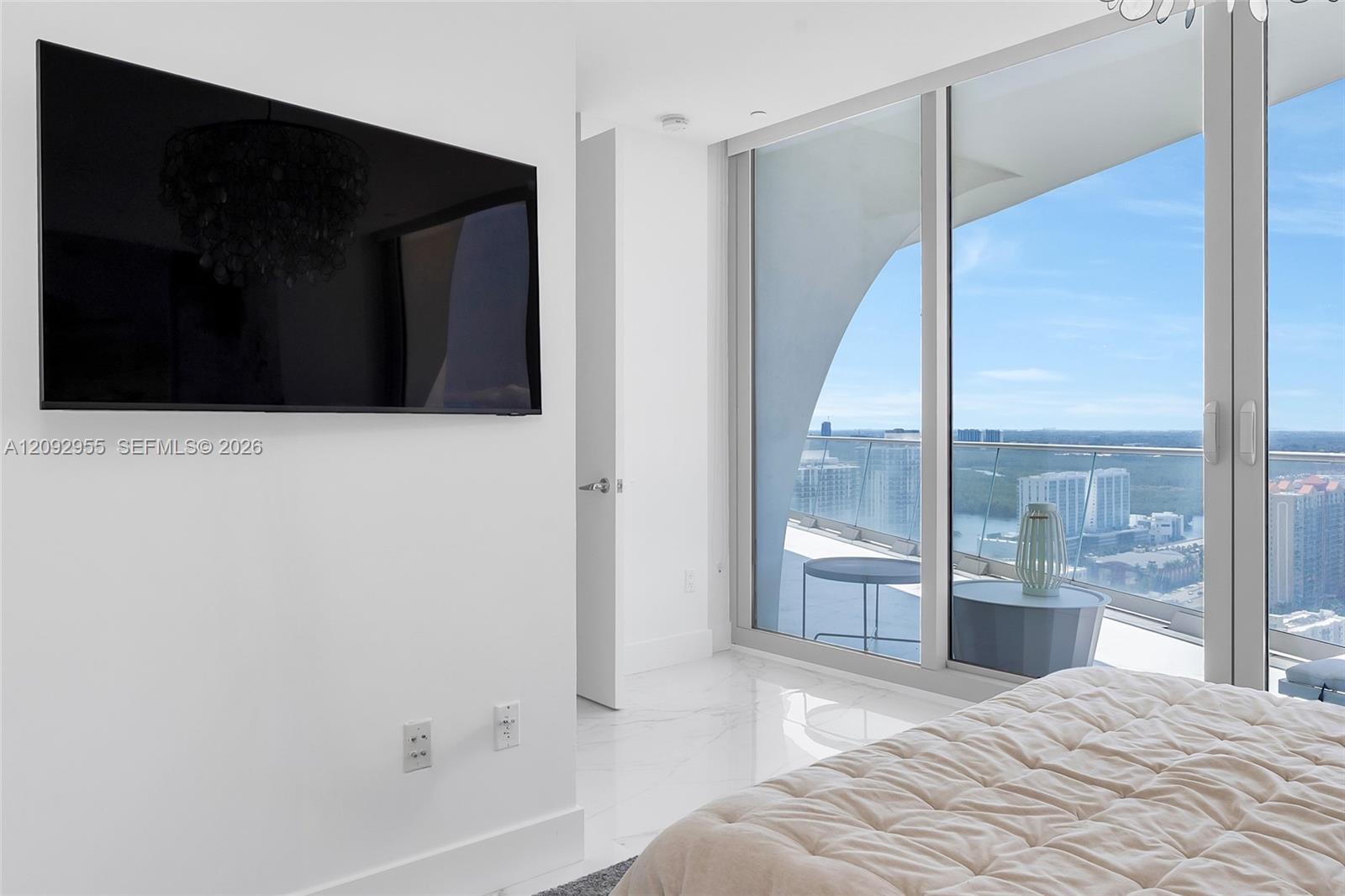 16901 Collins Avenue gallery image #49