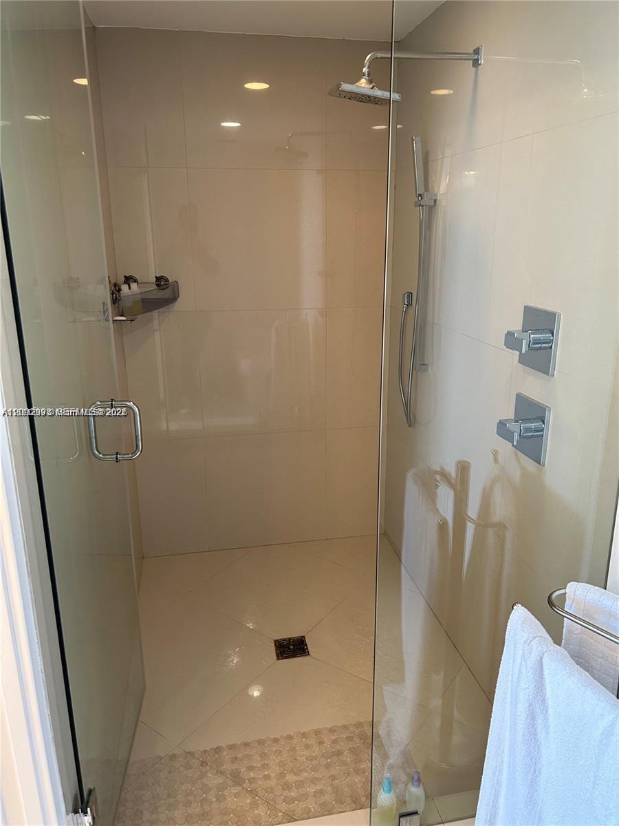 600 NE 27th Street