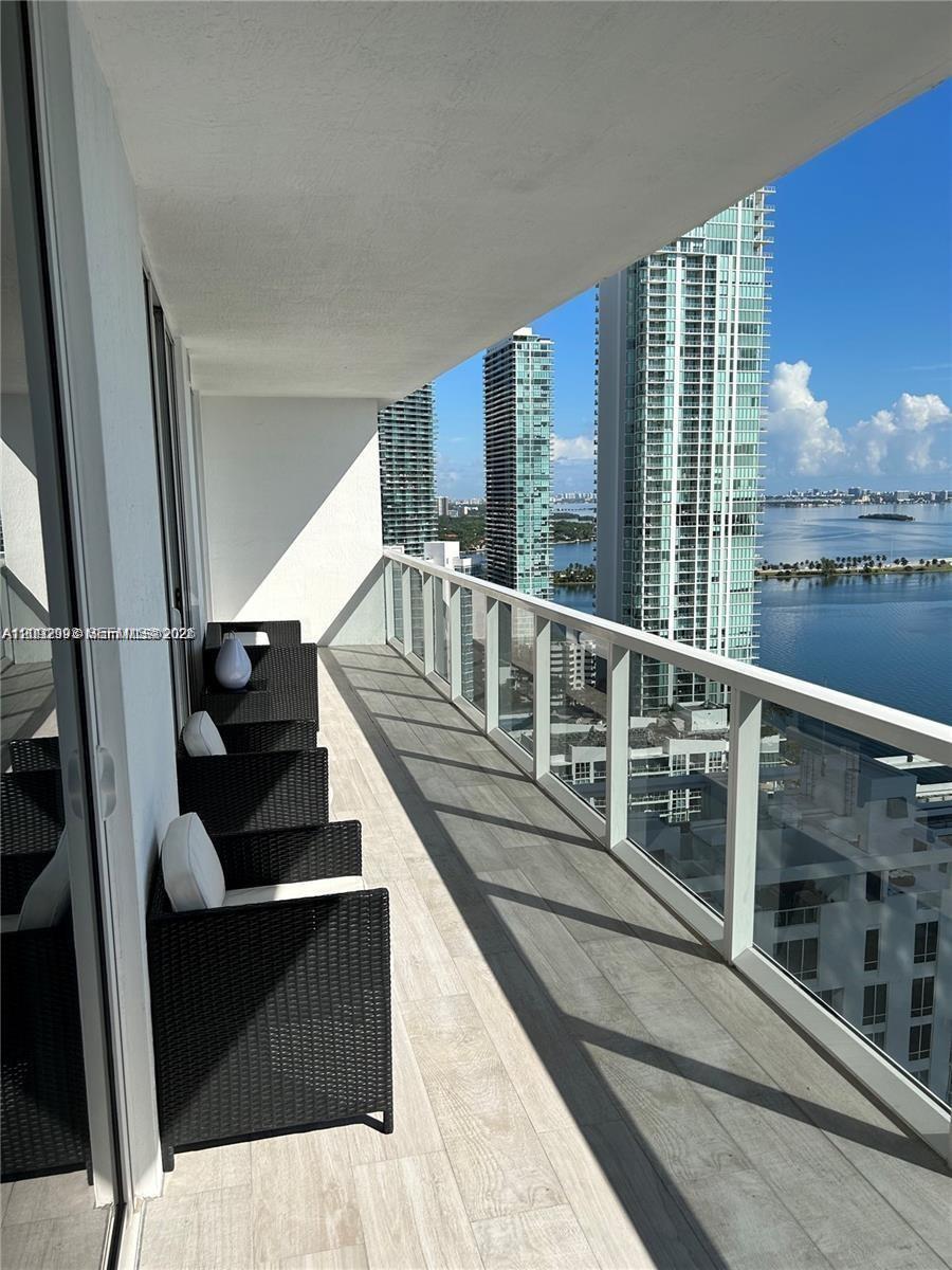 600 NE 27th Street
