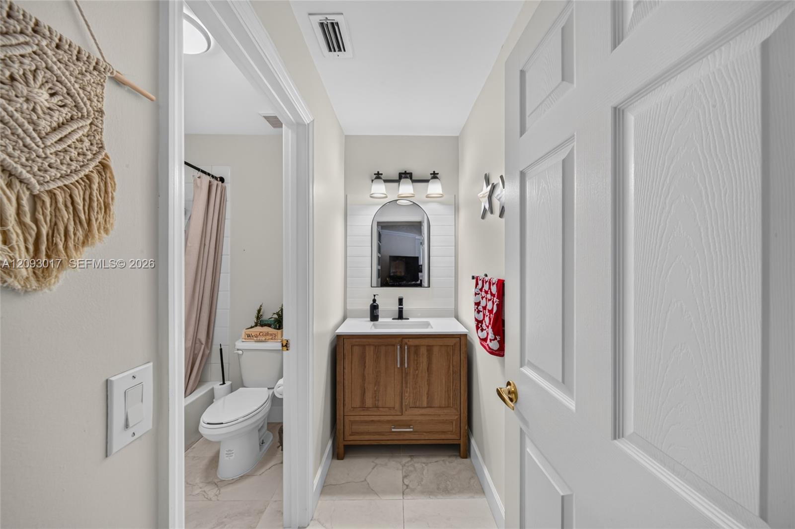 16424 Sapphire Place gallery image #17