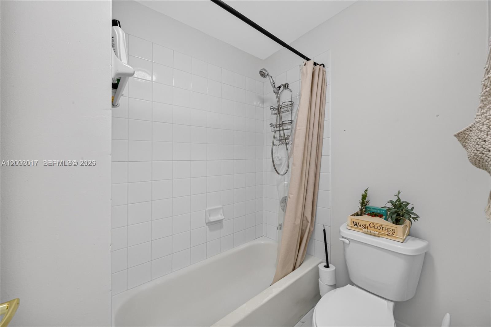 16424 Sapphire Place gallery image #18