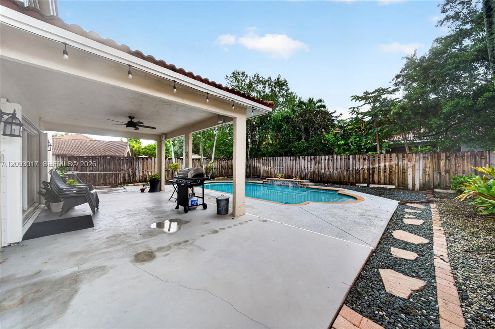16424 Sapphire Place gallery image #40