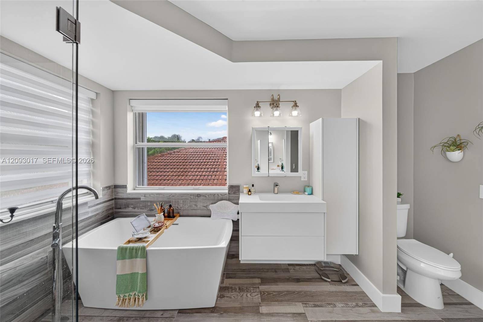 16424 Sapphire Place gallery image #49