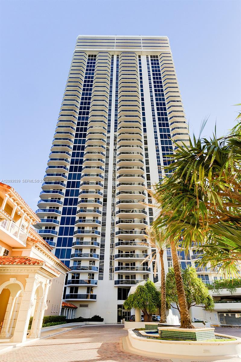 4775 Collins Avenue