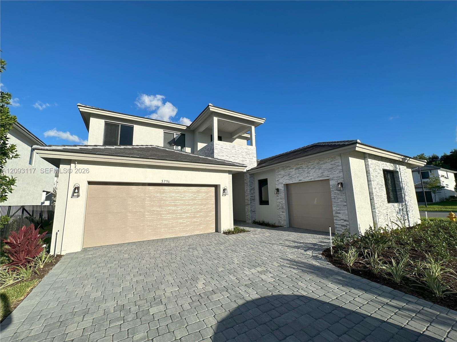 5796 SW 104th Terrace