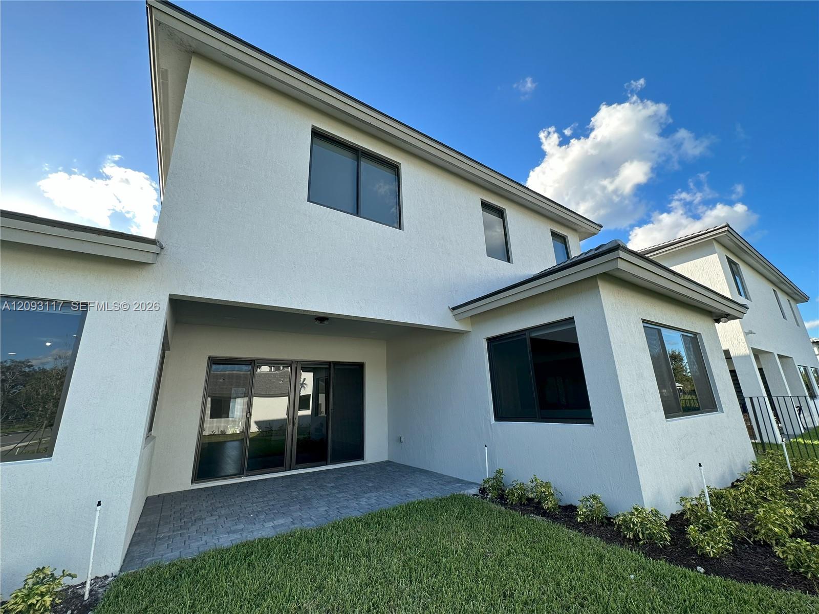 5796 SW 104th Terrace