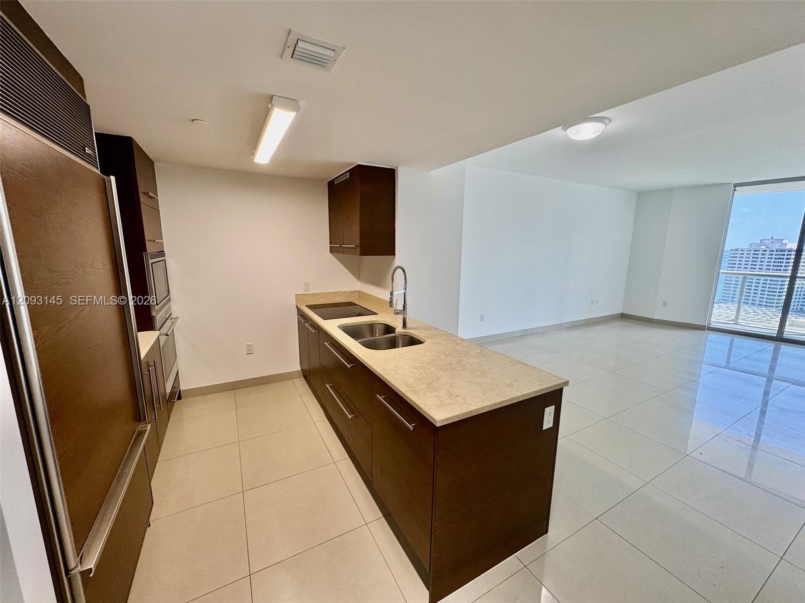 485 Brickell Avenue gallery image #2