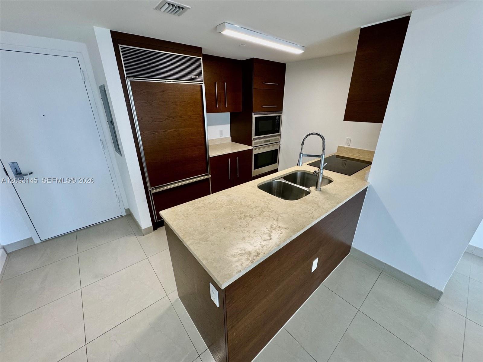 485 Brickell Avenue gallery image #3