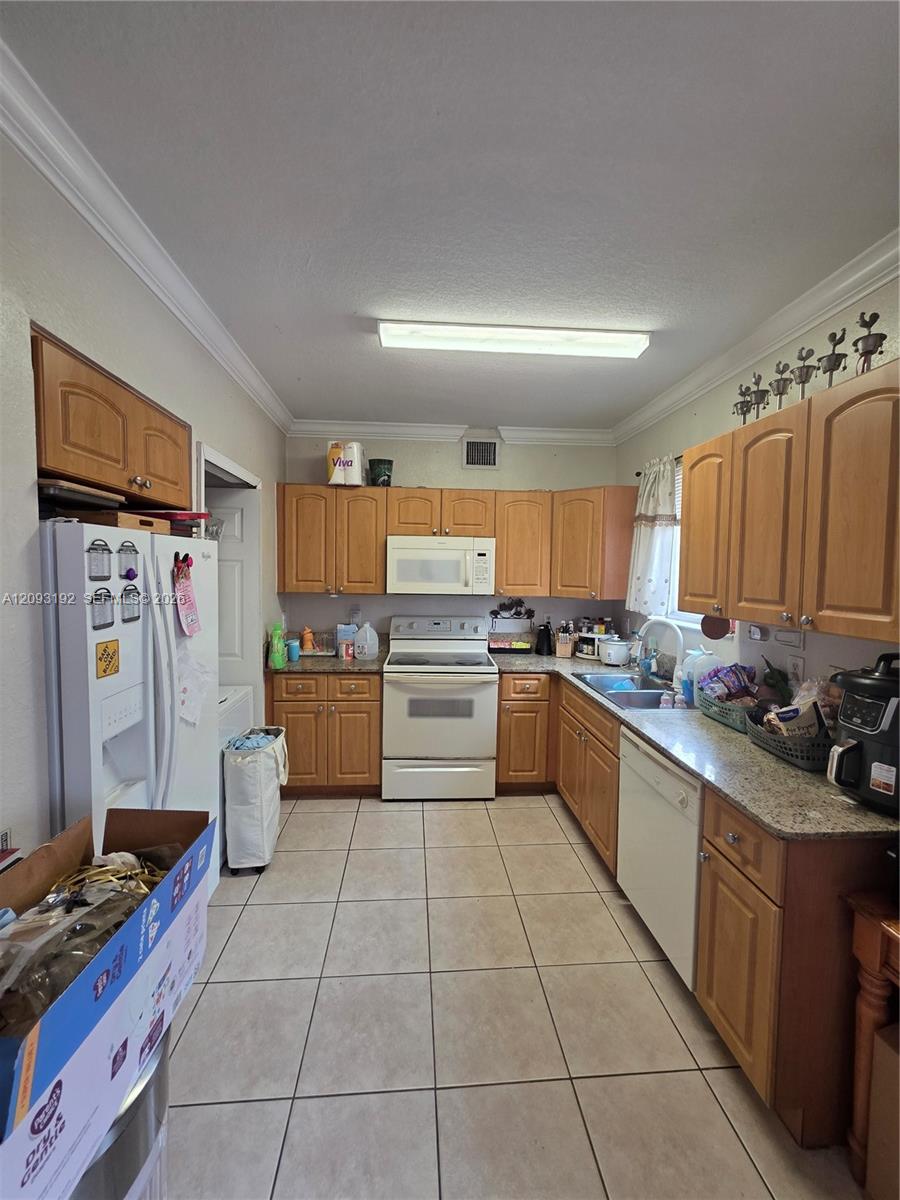 7251 NW 174th Terrace