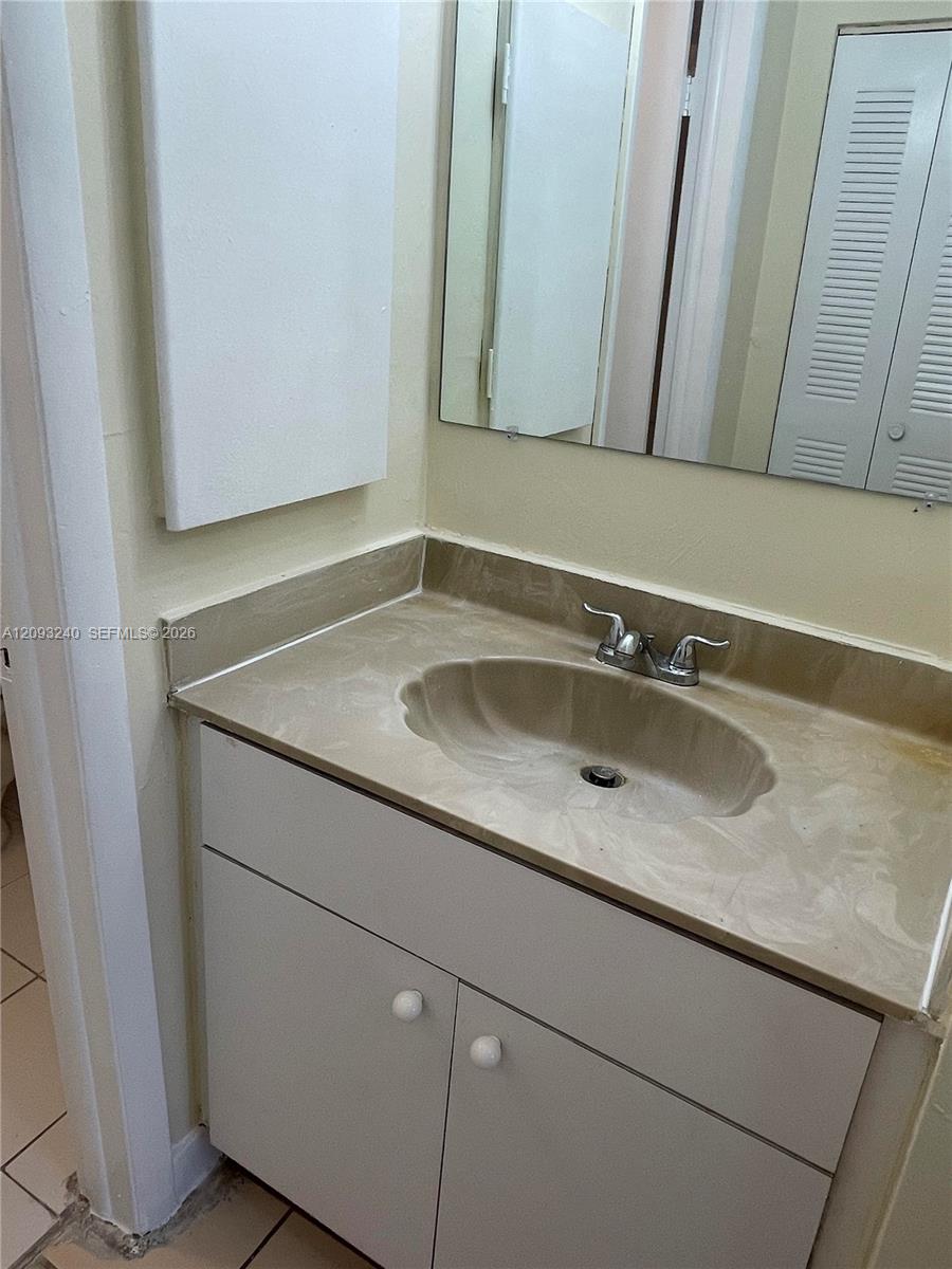 1325 W 68th Street