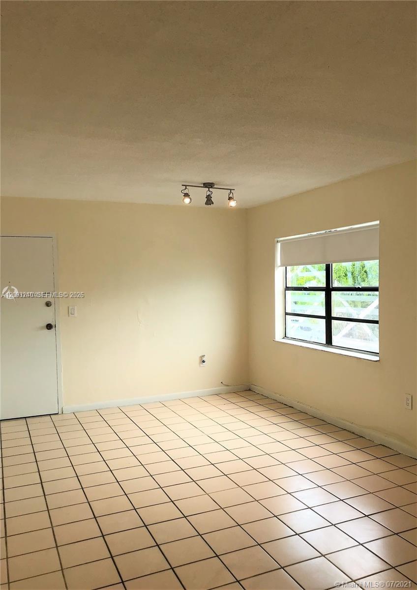 1325 W 68th Street