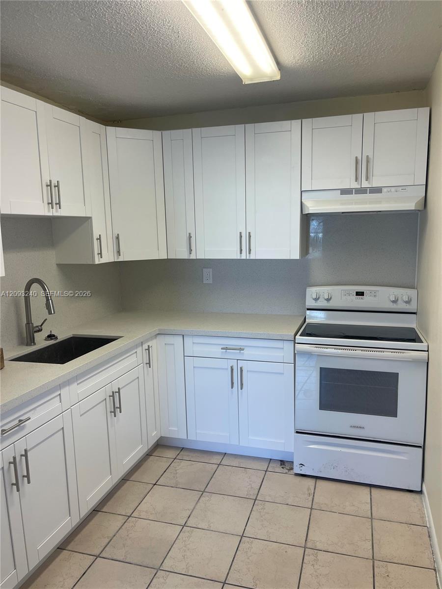 1325 W 68th Street