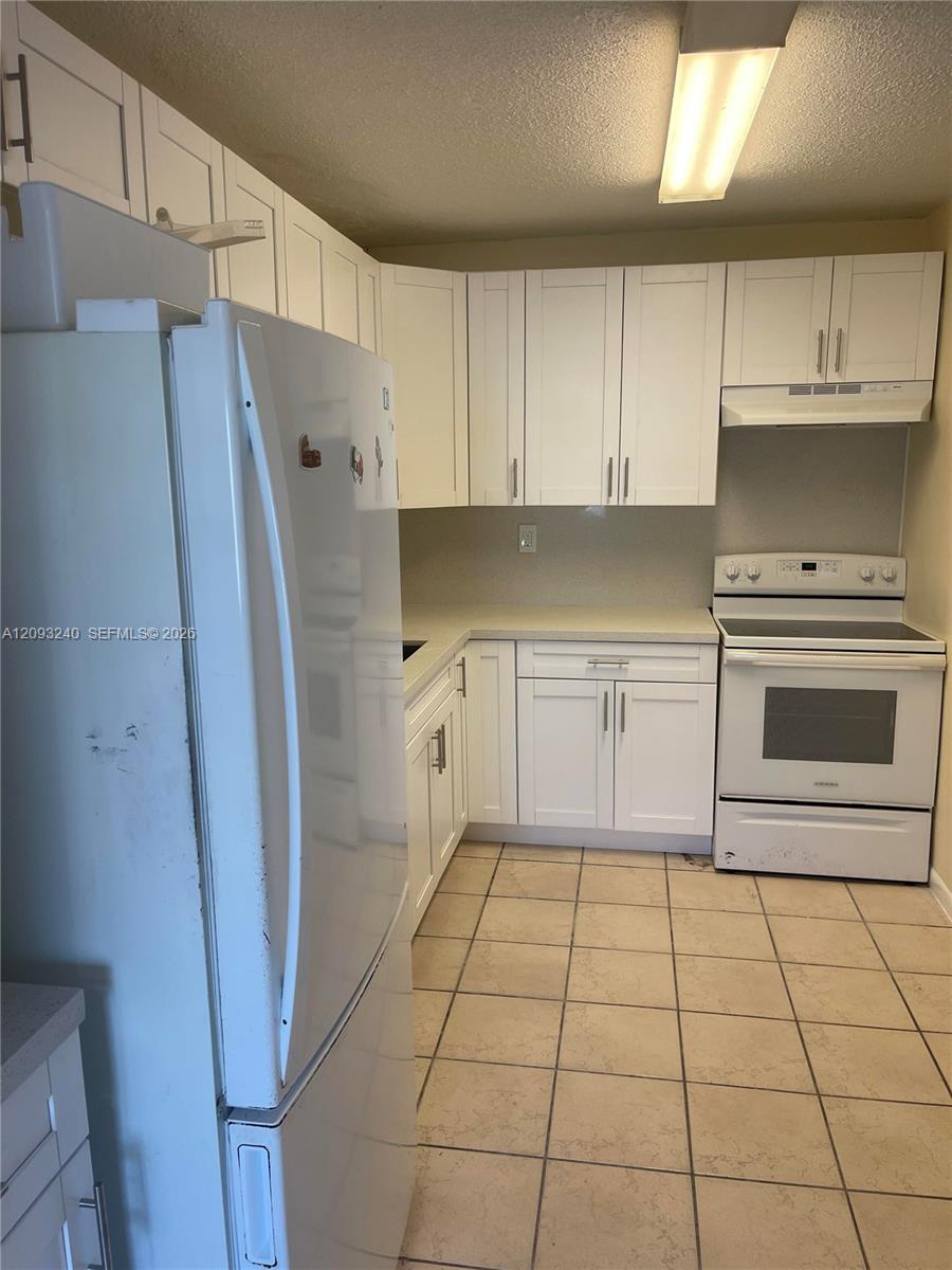 1325 W 68th Street