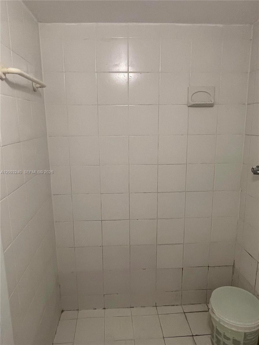 1325 W 68th Street