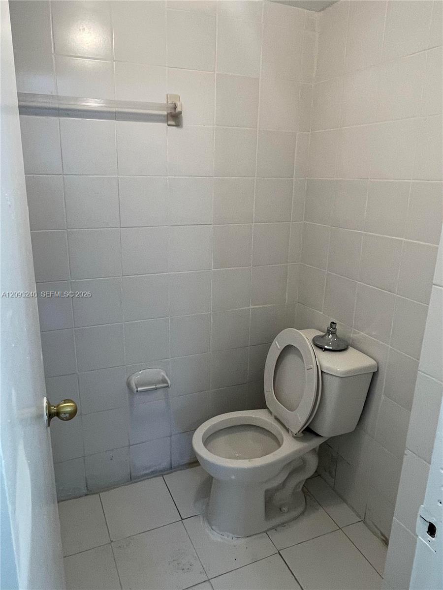 1325 W 68th Street