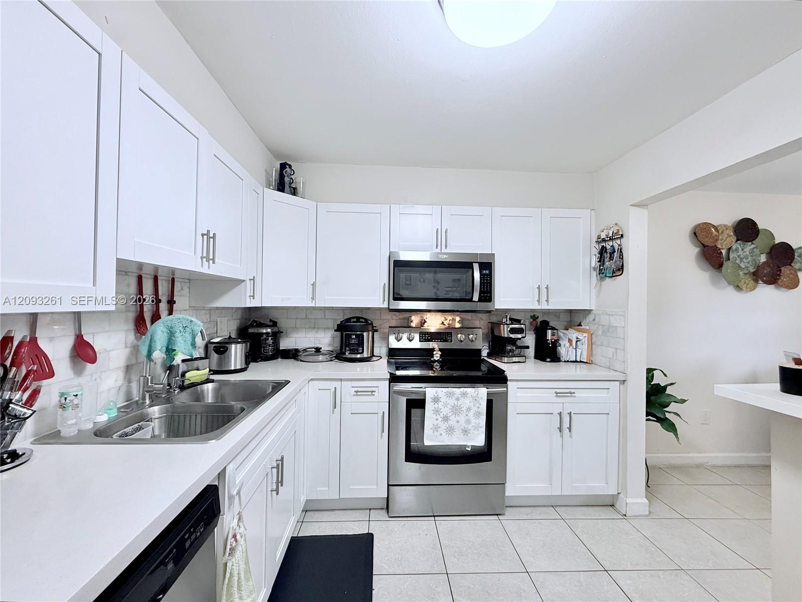1284 W 44th Place