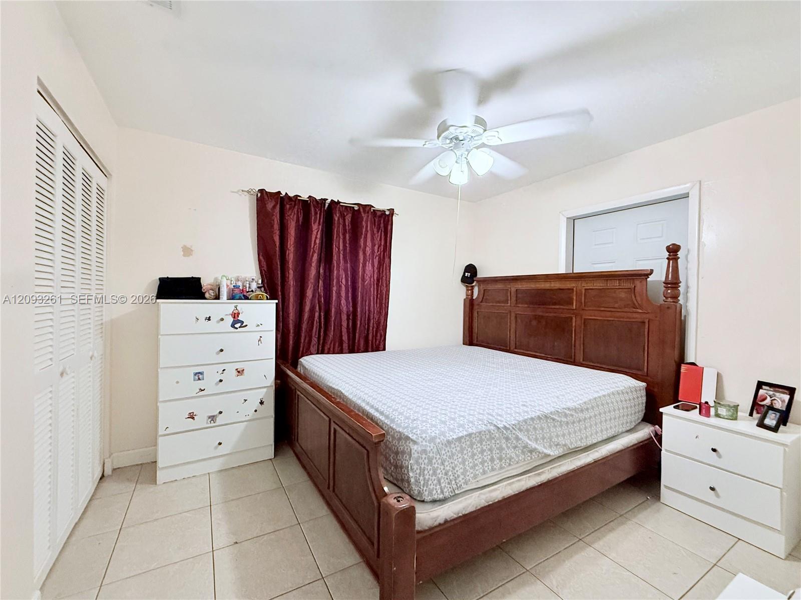 1284 W 44th Place
