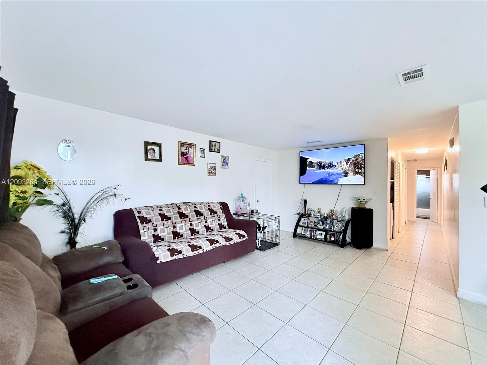 1284 W 44th Place