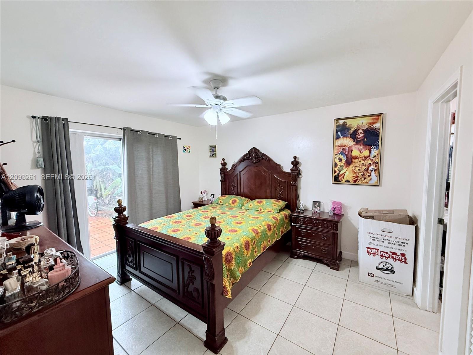 1284 W 44th Place