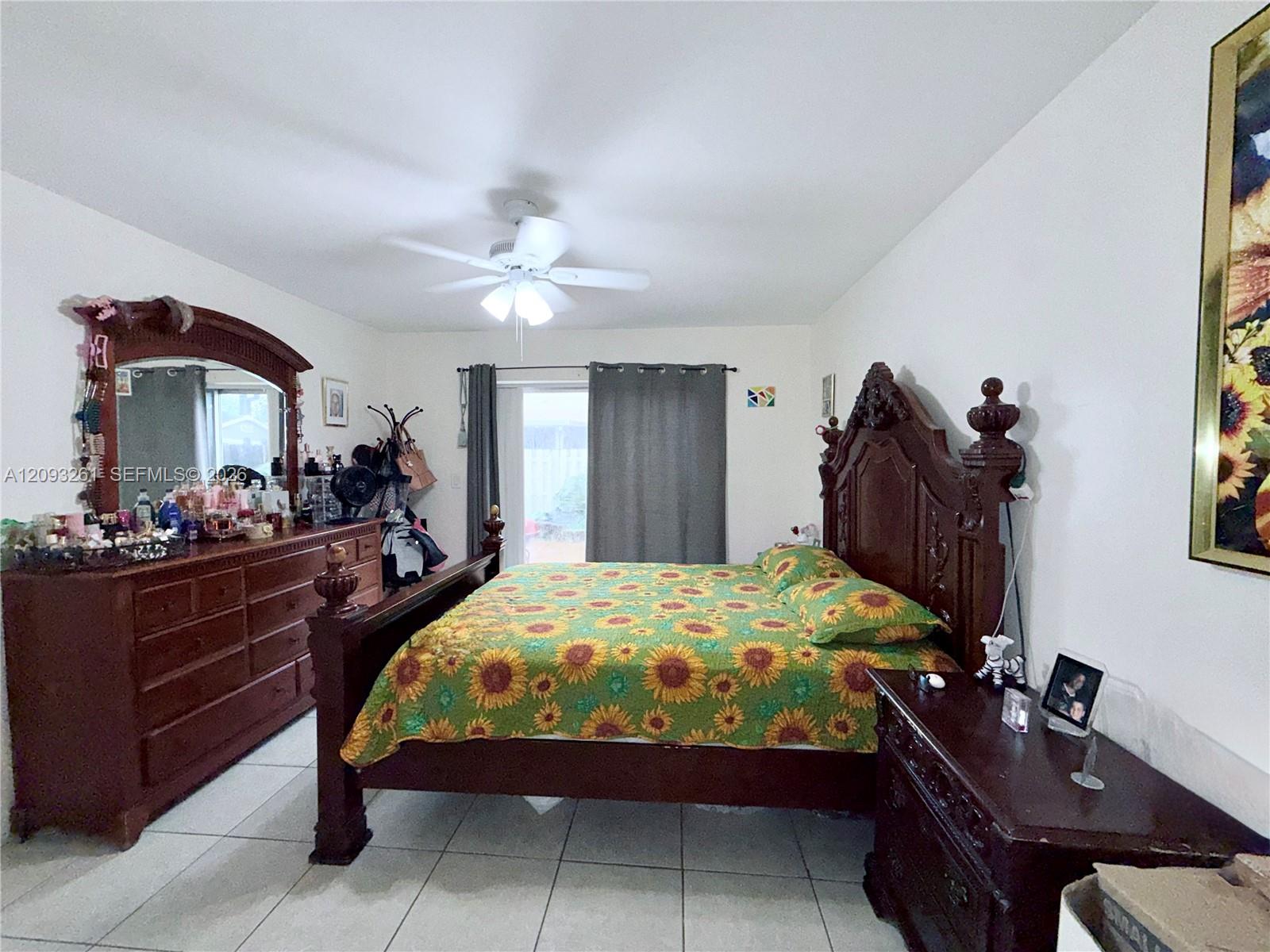 1284 W 44th Place