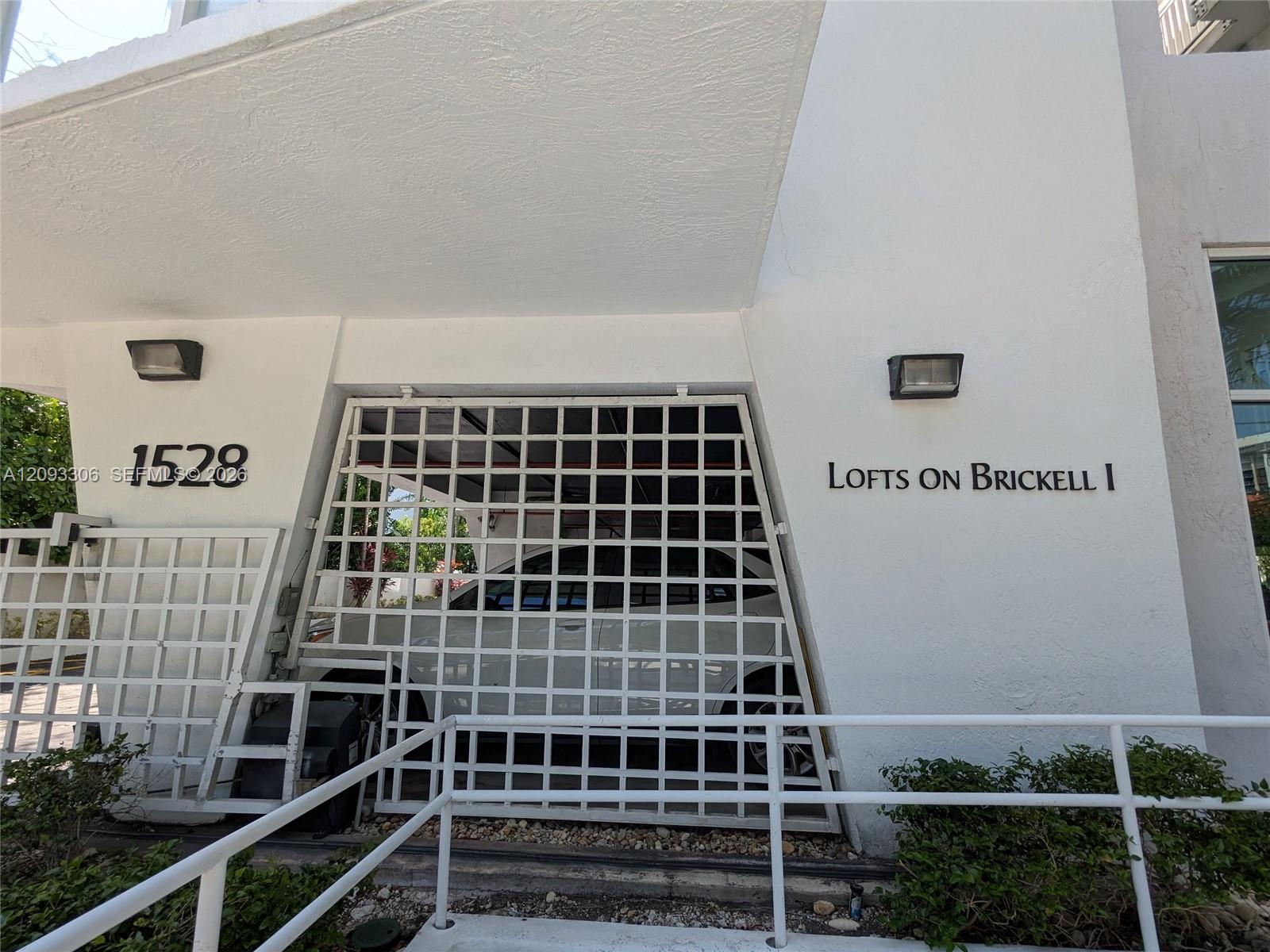 1528 Brickell Avenue gallery image #1