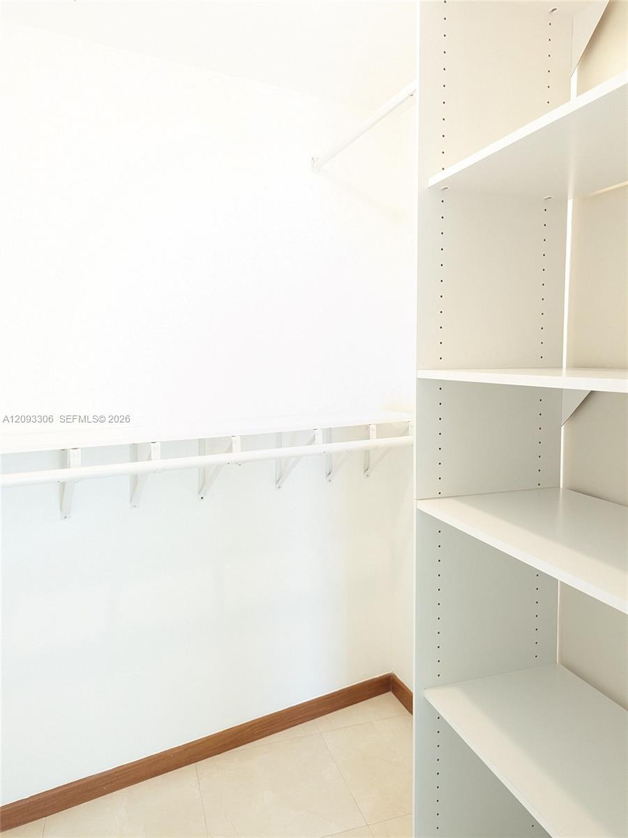 1528 Brickell Avenue gallery image #10