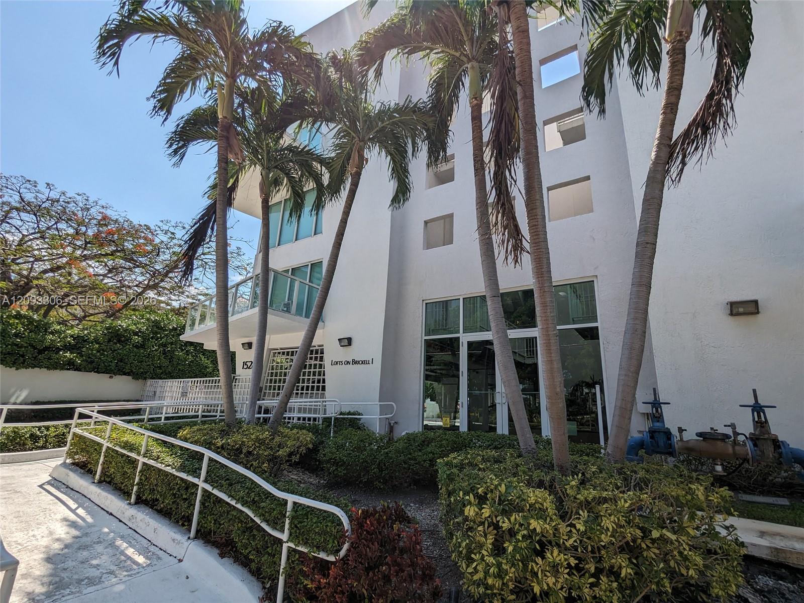 1528 Brickell Avenue gallery image #2