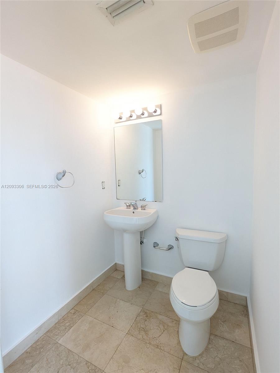 1528 Brickell Avenue gallery image #9