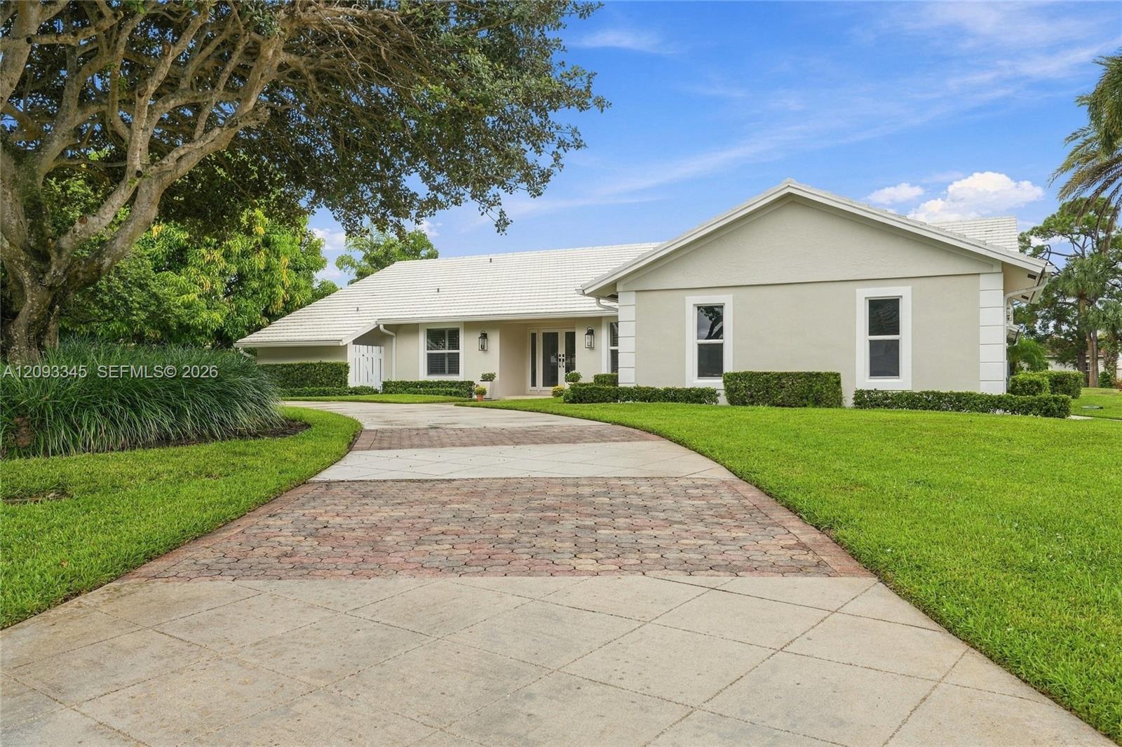 444 Glenbrook Drive