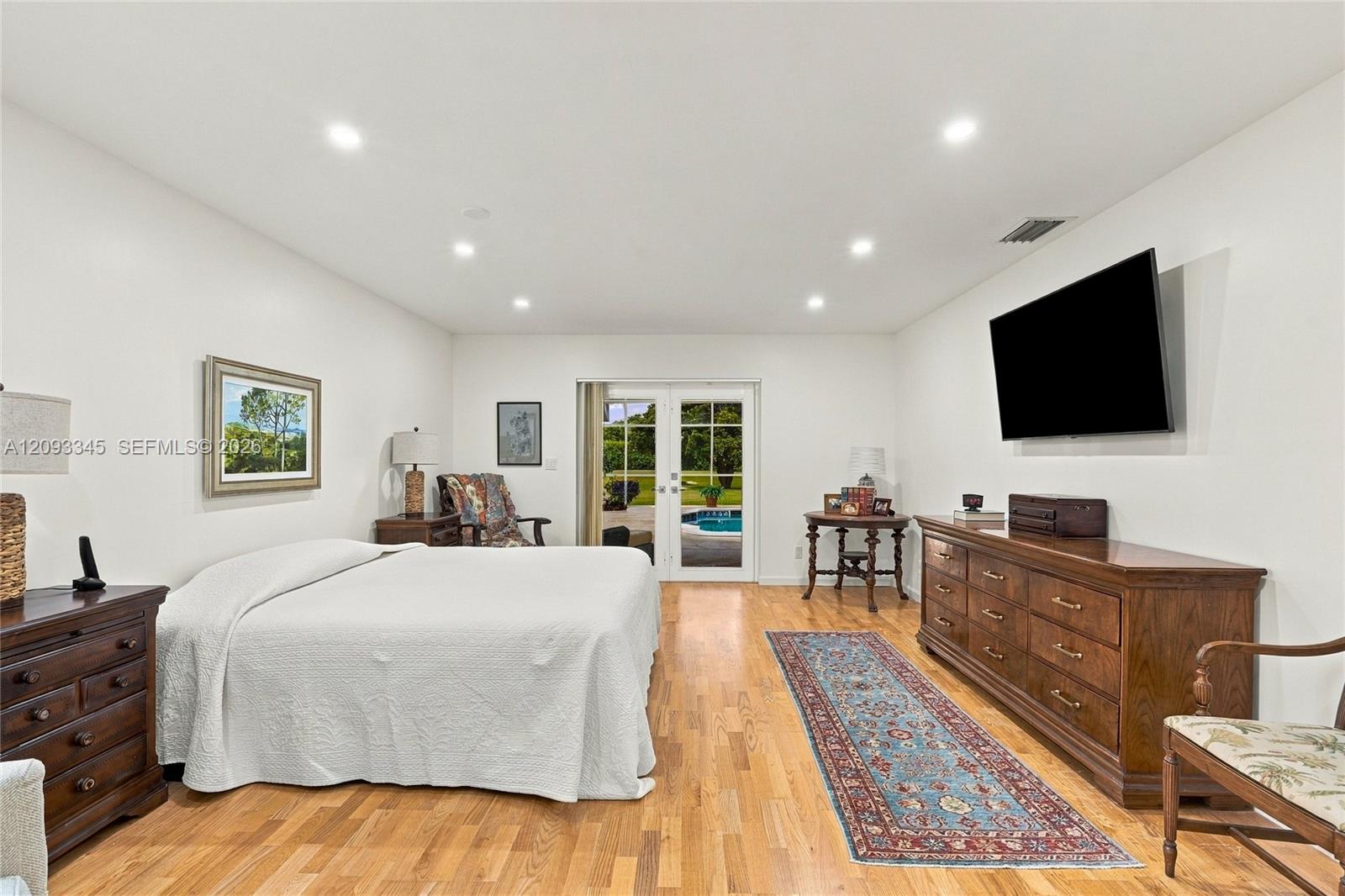 444 Glenbrook Drive