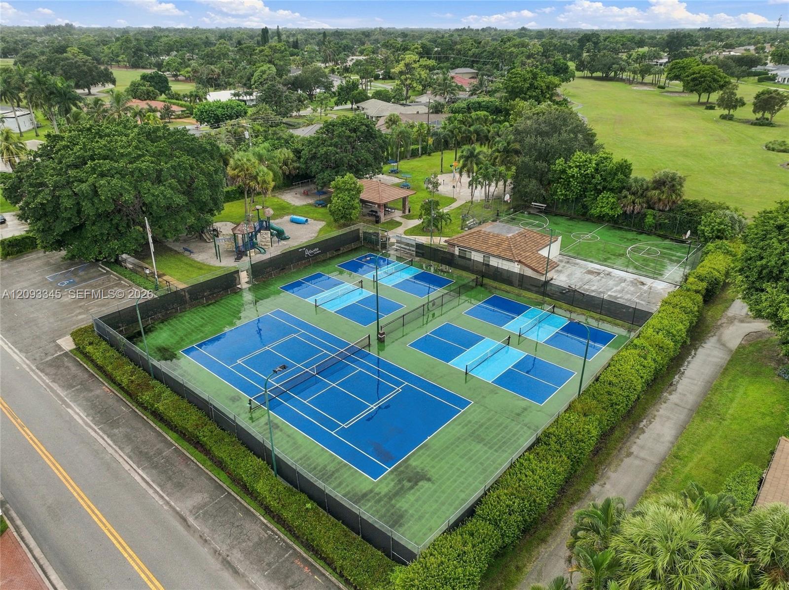 444 Glenbrook Drive