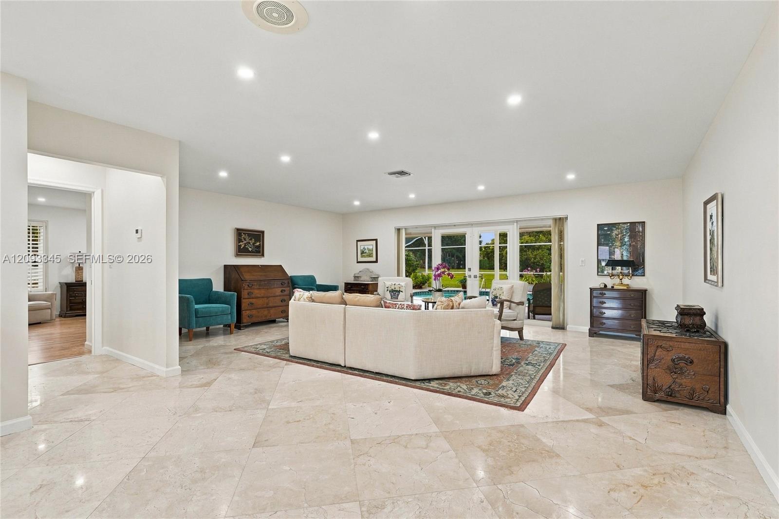 444 Glenbrook Drive
