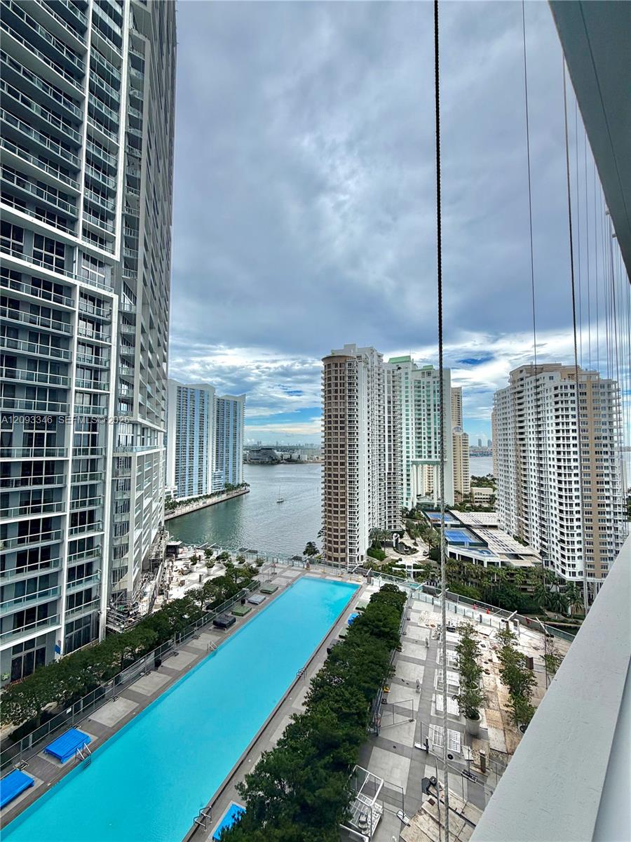 495 Brickell Avenue gallery image #10