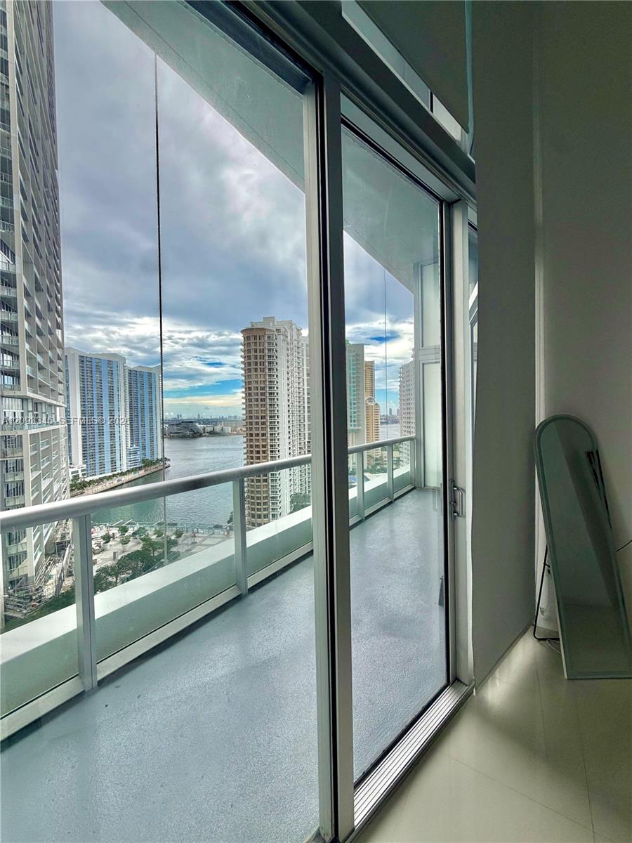 495 Brickell Avenue gallery image #12