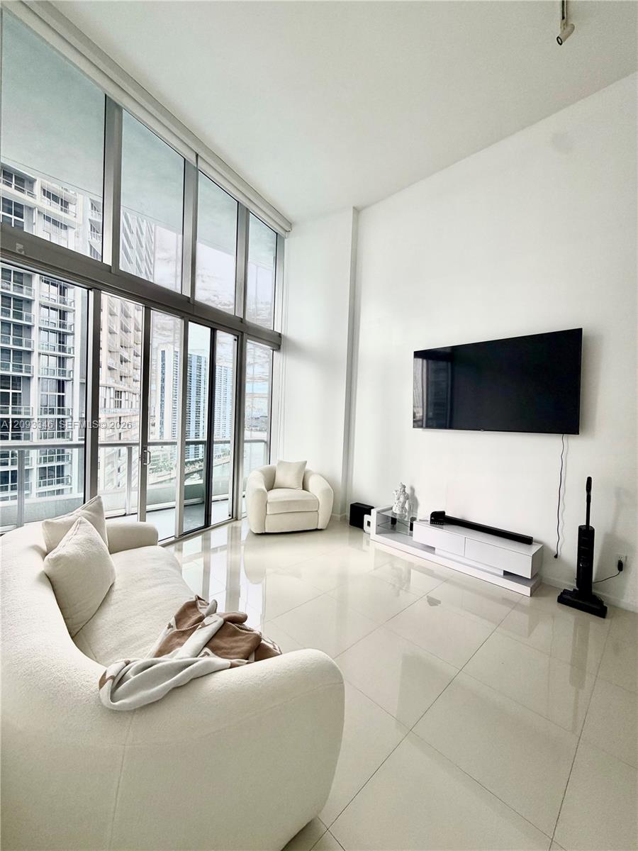 495 Brickell Avenue gallery image #2