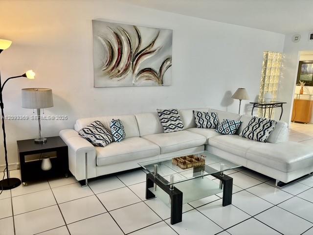 100 Lincoln Road